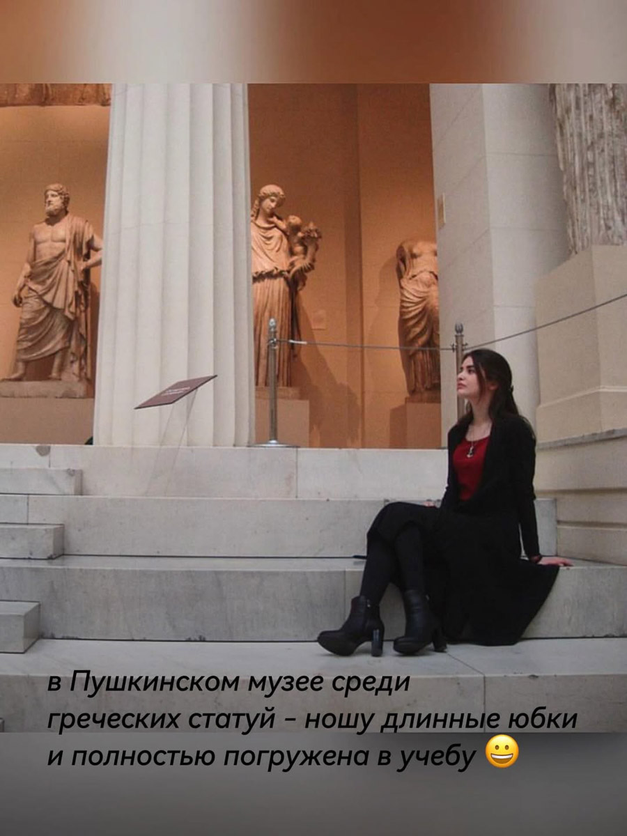 Ленты соцсетей заполнены забавными фотками с розовым фильтром. Если у вас есть почти такие же и проснулось желание показать их миру — поздравляем, вы в тренде! Интернет буквально сходит с ума от нового челленджа под названием «2026-й — это новый 2016-й». Владимирские блогеры и другие заметные личности не остались в стороне и также открыли свои архивы. Посмотрим, что из этого получилось!