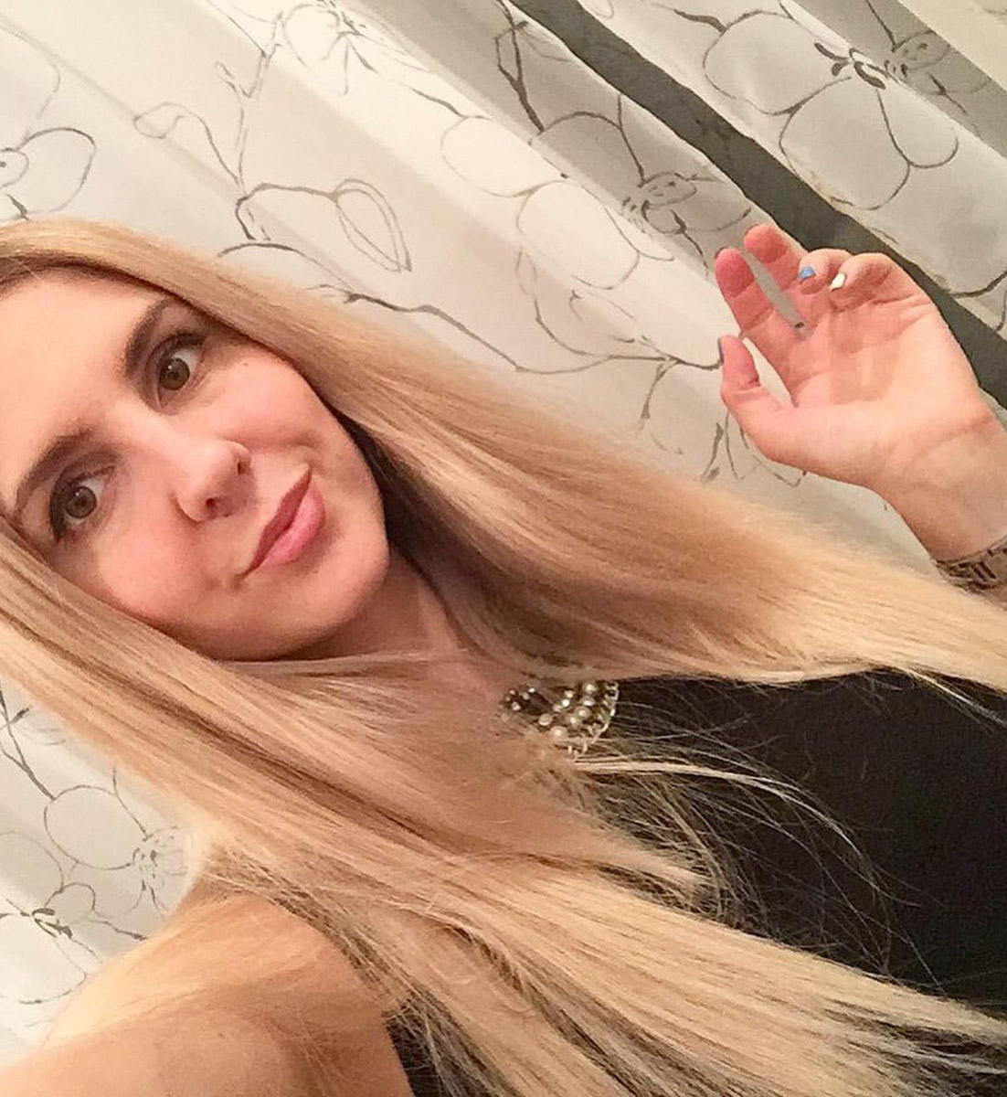 Ленты соцсетей заполнены забавными фотками с розовым фильтром. Если у вас есть почти такие же и проснулось желание показать их миру — поздравляем, вы в тренде! Интернет буквально сходит с ума от нового челленджа под названием «2026-й — это новый 2016-й». Владимирские блогеры и другие заметные личности не остались в стороне и также открыли свои архивы. Посмотрим, что из этого получилось!