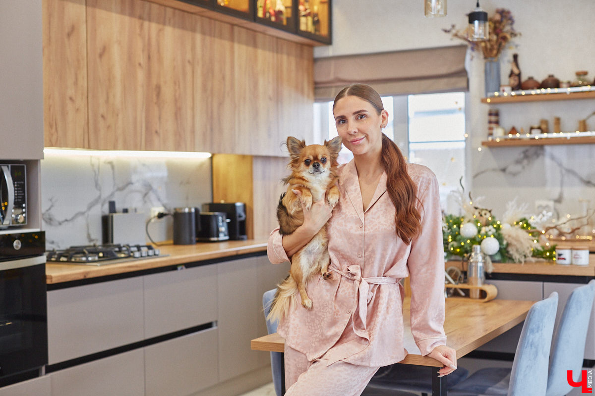 Добро всегда побеждает! Данную аксиому знает каждый ребенок, однако во взрослой жизни реальность часто бывает суровой. И как же порой не хватает историй про благородные поступки за обычное спасибо в ответ… Пусть говорят, что хорошими делами прославиться нельзя, «Ключ-Медиа» готов с уверенностью это опровергнуть.