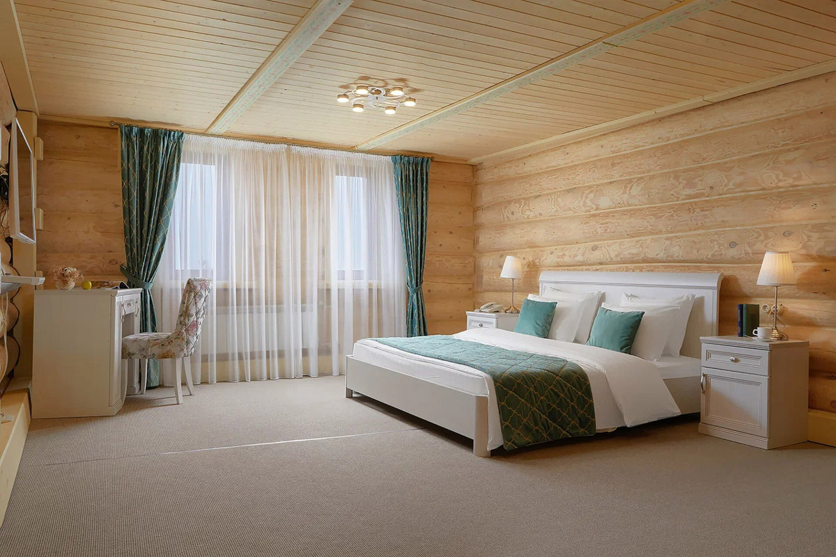 На выставке «Уникальная Россия» состоялась церемония награждения победителей II Межрегионального конкурса «Отличное место на Золотом кольце». Экоотель «Горячие ключи» в Суздале вошел в число 23 лучших объектов размещения легендарного маршрута, а также был удостоен знака качества в ключевой номинации «Коллективные средства размещения».