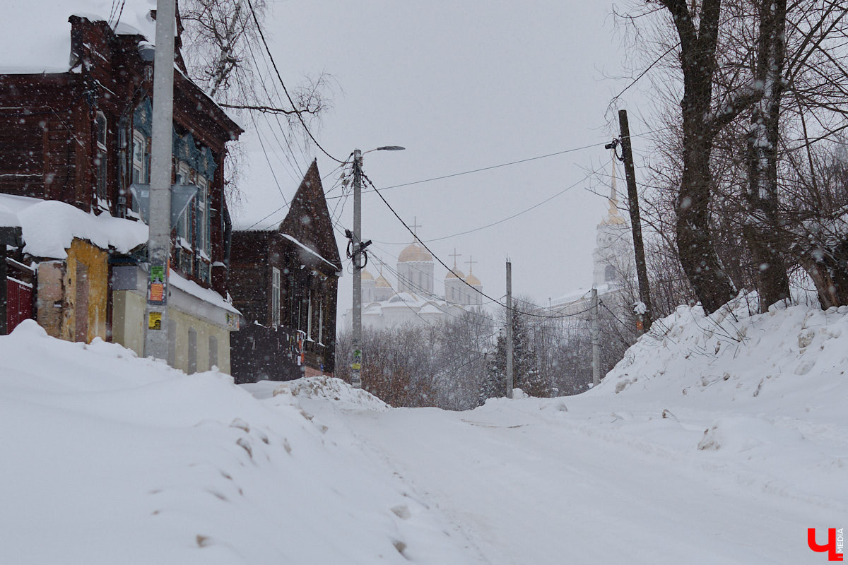 Во Владимире анонсировали создание туристического маршрута от вокзала до филармонии. Пока инициатива звучит многообещающе. Главное, чтобы к мнению жителей прислушались. У них точно найдется что сказать, как убедился «Ключ-Медиа».