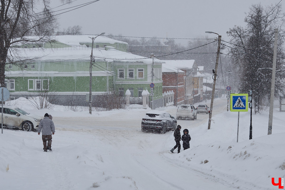 Во Владимире анонсировали создание туристического маршрута от вокзала до филармонии. Пока инициатива звучит многообещающе. Главное, чтобы к мнению жителей прислушались. У них точно найдется что сказать, как убедился «Ключ-Медиа».