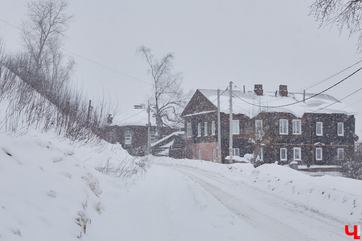 Во Владимире анонсировали создание туристического маршрута от вокзала до филармонии. Пока инициатива звучит многообещающе. Главное, чтобы к мнению жителей прислушались. У них точно найдется что сказать, как убедился «Ключ-Медиа».