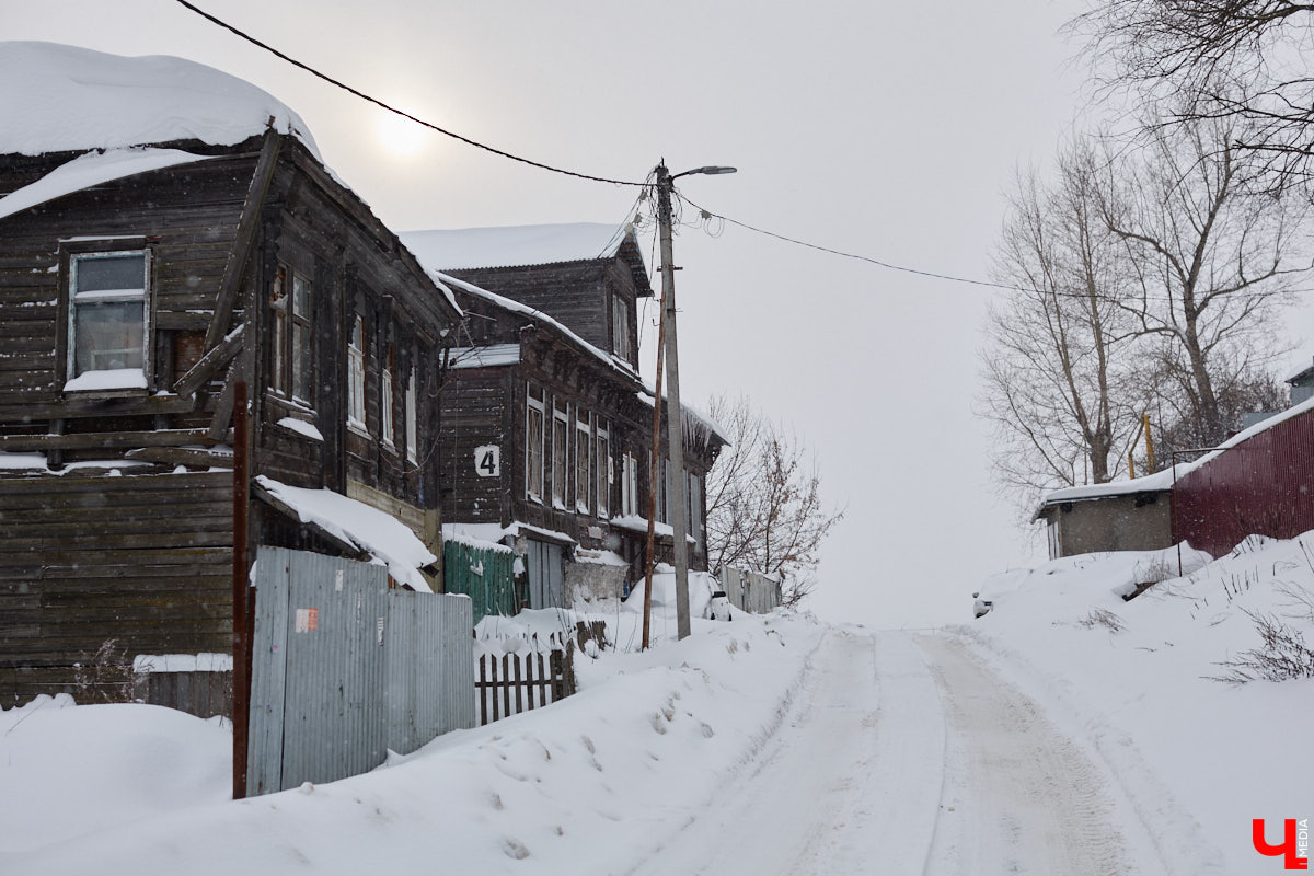 Во Владимире анонсировали создание туристического маршрута от вокзала до филармонии. Пока инициатива звучит многообещающе. Главное, чтобы к мнению жителей прислушались. У них точно найдется что сказать, как убедился «Ключ-Медиа».