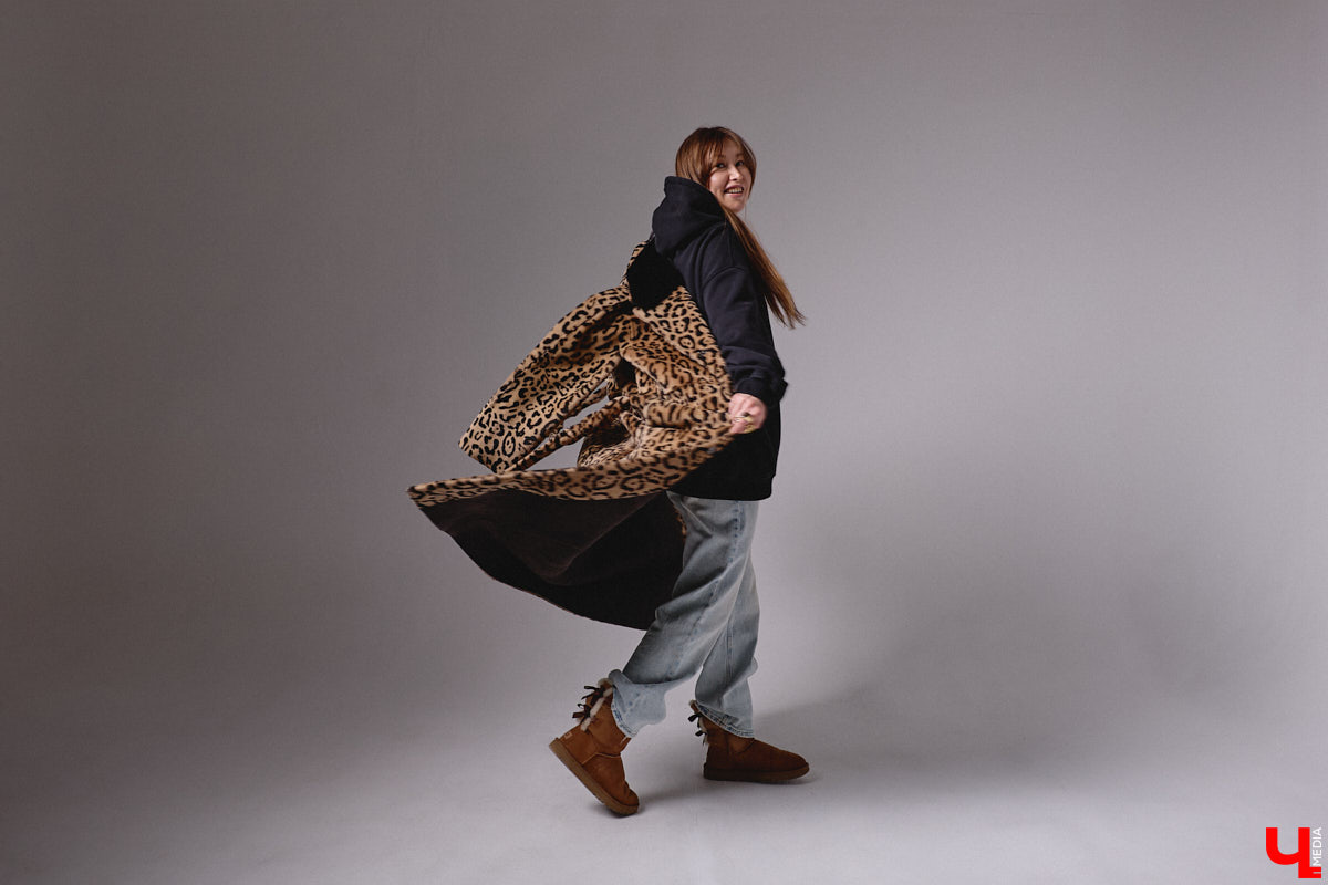 Агент по работе с Китаем Алина Алексеева уверена: совершенно неважно, что на тебе надето. Главное — твоя энергетика. Мэрилин Монро выглядела привлекательно даже в мешке из-под картошки. Вот и наша героиня не зацикливается на обновках. Она выбирает удобные качественные вещи по вкусу, причем большая часть из них мужские.