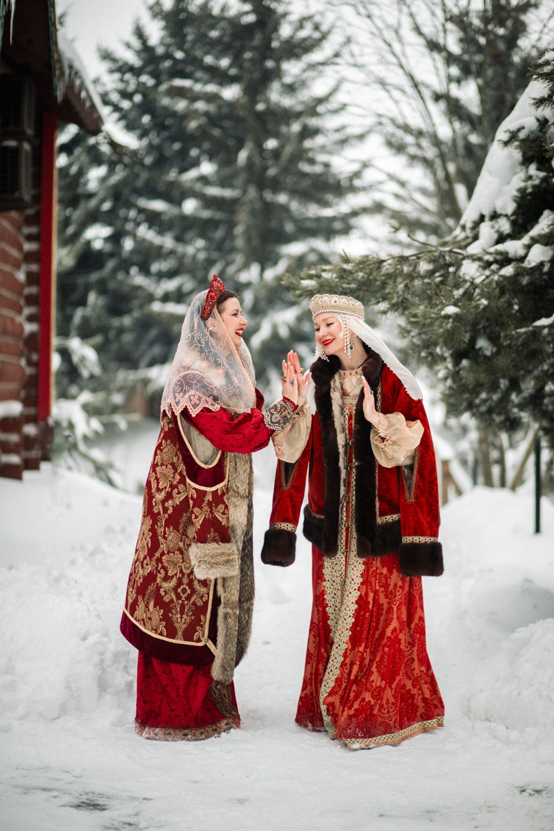 Ходят слухи, что в Суздале можно бюджетно отдохнуть, но Алеся Лещукова из Сочи и ее родная сестра Марина из Москвы решили не экономить. Они приехали в старинный город на три дня, чтобы душа запела, поэтому ни в чем себе не отказывали. Какими вышли эти каникулы по-богатому, узнал «Ключ-Медиа».