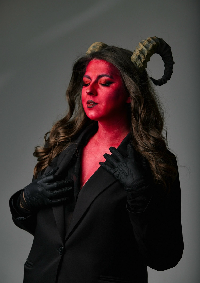 Владимирский визажист Маргарита Сазанова — мастер на все руки. Она легко воплотит в жизнь любой художественный образ. Самые интересные работы местной повелительницы тона, теней и губной помады решил собрать «Ключ-Медиа».