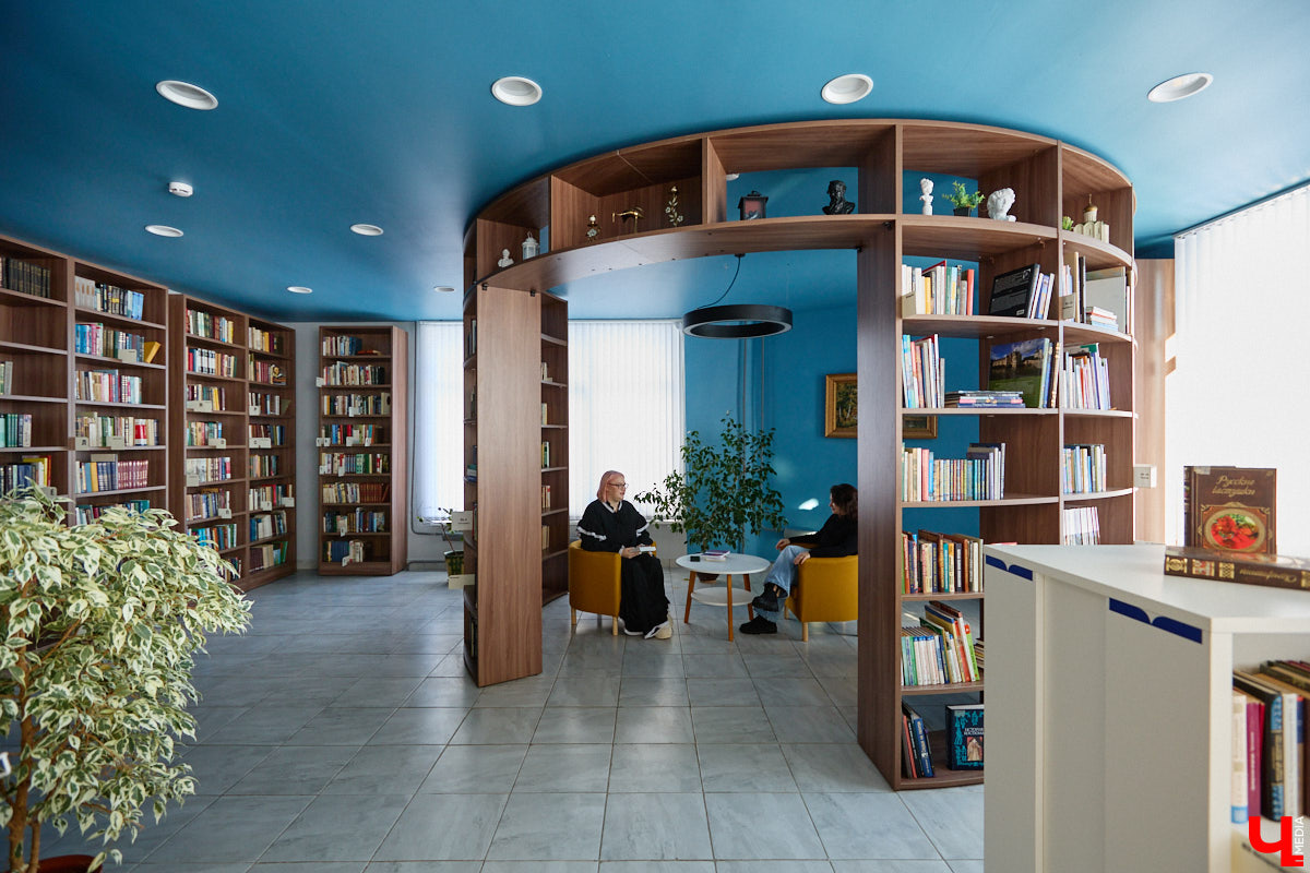 Эвелина Круглова оказалась в ситуации, которой не пожелаешь и врагу. В один момент активная девушка превратилась в затворницу. Украли ее лучшие годы тревожность и панические атаки. Блогер из Владимира не только лишилась возможности заниматься привычными делами, но и получила серьезные побочки из-за огрехов в лечении. В личной беседе она поведала историю, способную коснуться каждого.