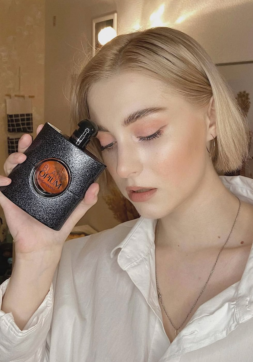 Эвелина Круглова оказалась в ситуации, которой не пожелаешь и врагу. В один момент активная девушка превратилась в затворницу. Украли ее лучшие годы тревожность и панические атаки. Блогер из Владимира не только лишилась возможности заниматься привычными делами, но и получила серьезные побочки из-за огрехов в лечении. В личной беседе она поведала историю, способную коснуться каждого.