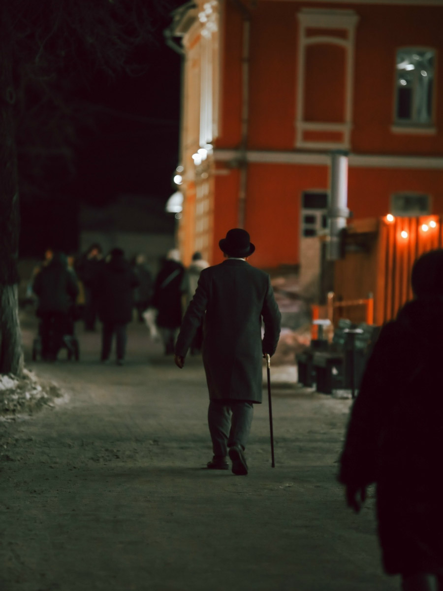 Минувшая и нынешняя зимы выдались аномальными. Но если начало 2025-го запомнилось апрельским вайбом, то старт 2026-го удивил небывалыми сугробами и морозами. Подобная разница не осталась незамеченной — владимирские фотографы поделились с «Ключ-Медиа» сравнительными кадрами двух таких непохожих друг на друга сезонов.