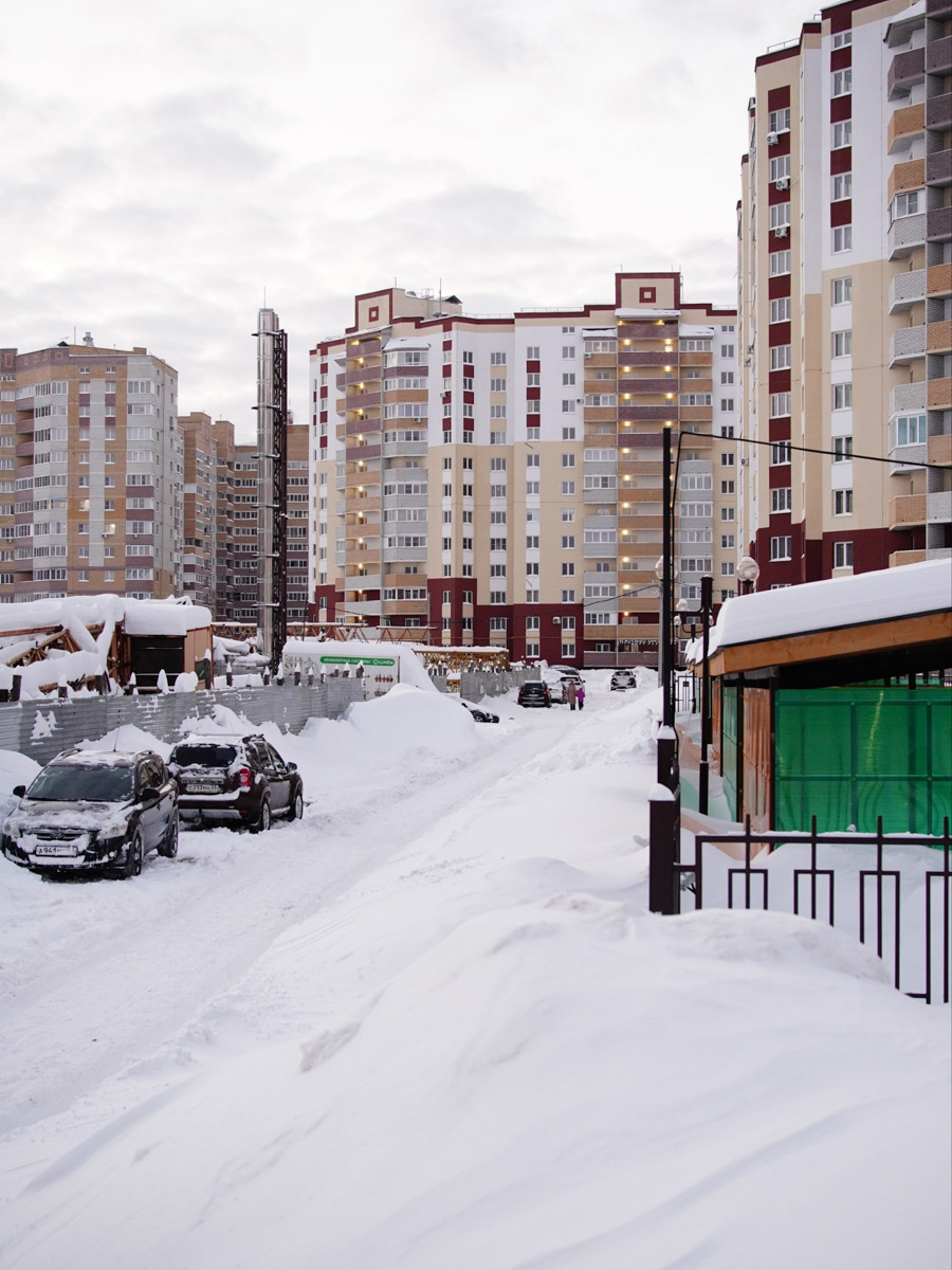 Минувшая и нынешняя зимы выдались аномальными. Но если начало 2025-го запомнилось апрельским вайбом, то старт 2026-го удивил небывалыми сугробами и морозами. Подобная разница не осталась незамеченной — владимирские фотографы поделились с «Ключ-Медиа» сравнительными кадрами двух таких непохожих друг на друга сезонов.