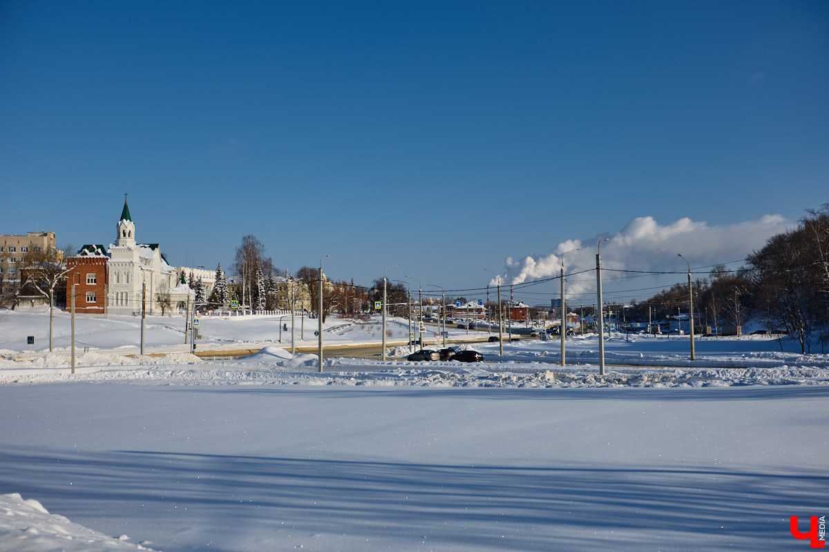 В нулевых улица Передний Боровок была плотно застроена частной недвижимостью. Пусть и небольшая, она насчитывала порядка 14 домиков. Один из них, под номером 10, принадлежал прапрадеду Анны Ефимовой. Сейчас строению почти 130 лет, и оно чудом уцелело при строительстве Лыбедской магистрали.
