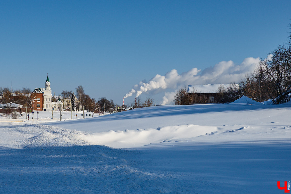 В нулевых улица Передний Боровок была плотно застроена частной недвижимостью. Пусть и небольшая, она насчитывала порядка 14 домиков. Один из них, под номером 10, принадлежал прапрадеду Анны Ефимовой. Сейчас строению почти 130 лет, и оно чудом уцелело при строительстве Лыбедской магистрали.