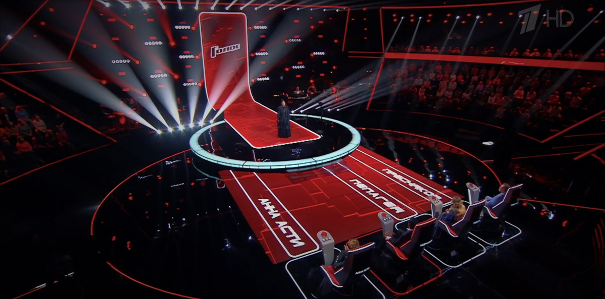 14-й сезон шоу взрослого «Голоса» стартовал 23 января, а значит, певцы со всей страны получили шанс пройти «слепые прослушивания» и побороться за победу в проекте. В их ряду оказалась 25-летняя Юлия Галкина из Владимира. Девушка в творчестве не новичок, поэтому показала всё, на что способна. И не зря, ведь ее выбрали сразу три наставника!