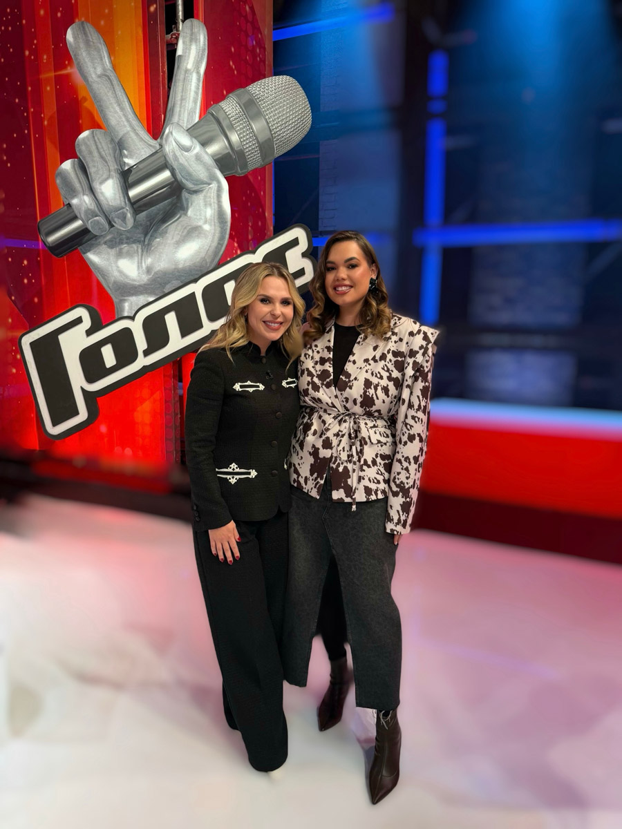 14-й сезон шоу взрослого «Голоса» стартовал 23 января, а значит, певцы со всей страны получили шанс пройти «слепые прослушивания» и побороться за победу в проекте. В их ряду оказалась 25-летняя Юлия Галкина из Владимира. Девушка в творчестве не новичок, поэтому показала всё, на что способна. И не зря, ведь ее выбрали сразу три наставника!