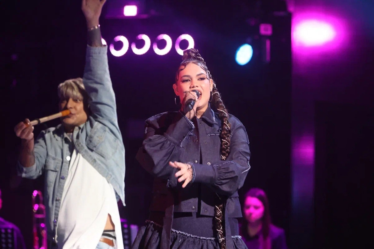 14-й сезон шоу взрослого «Голоса» стартовал 23 января, а значит, певцы со всей страны получили шанс пройти «слепые прослушивания» и побороться за победу в проекте. В их ряду оказалась 25-летняя Юлия Галкина из Владимира. Девушка в творчестве не новичок, поэтому показала всё, на что способна. И не зря, ведь ее выбрали сразу три наставника!