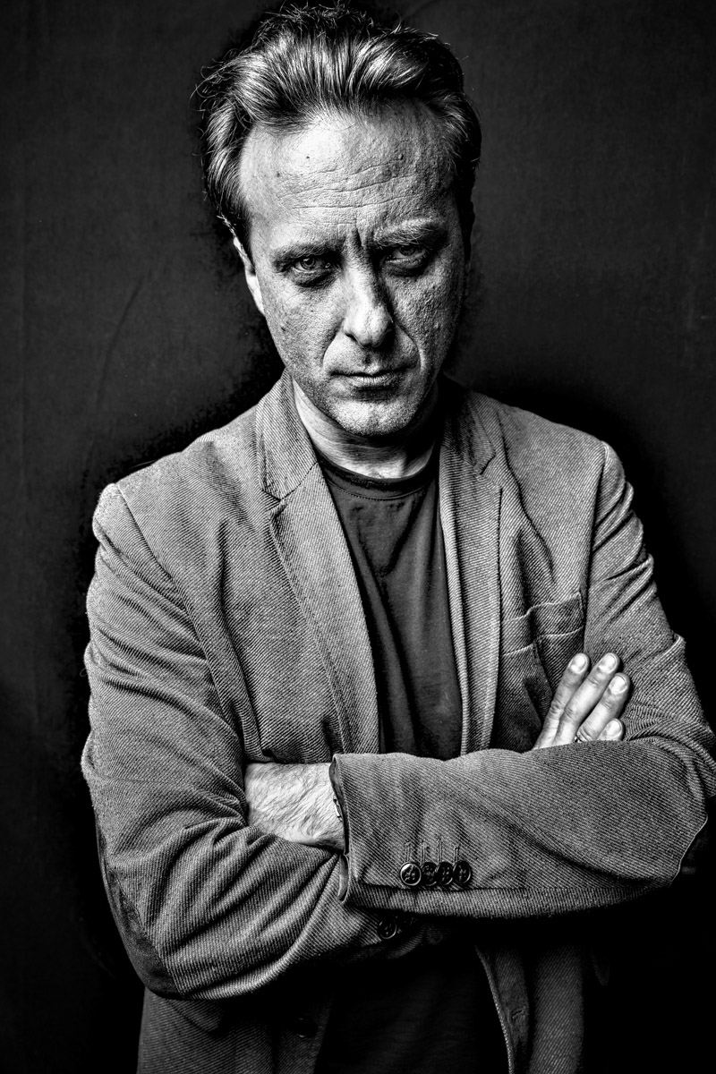 Мнение, что литература себя изжила, разбивается вдребезги о стопки новых книг владимирских писателей. Полки библиотек и магазинов регулярно пополняются их разножанровыми произведениями. «Ключ-Медиа» решил узнать, какие издания появились на них недавно и что можно будет полистать уже в скором времени.