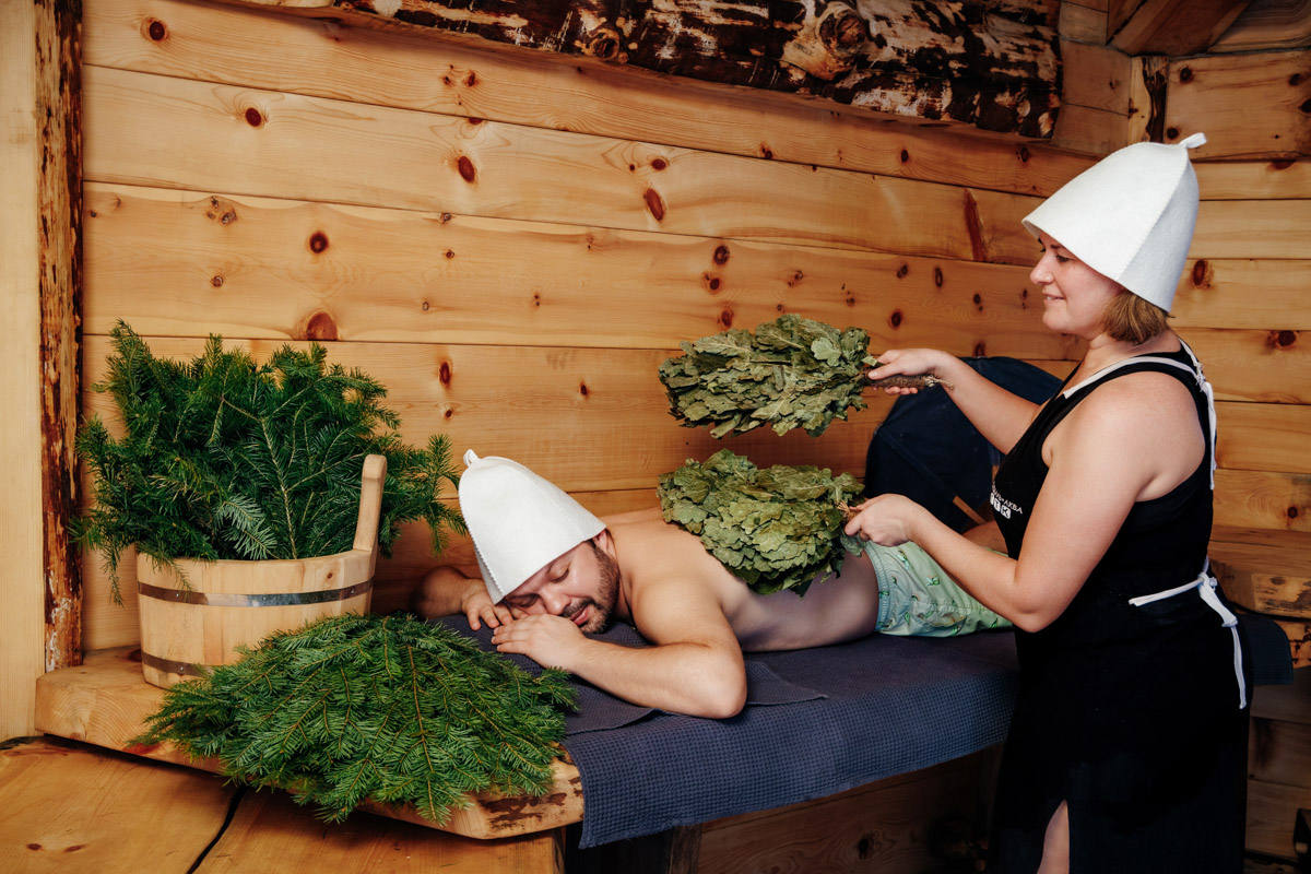 На территории ГТК «Суздаль» появилось уникальное пространство, где оживают вековые традиции парения. Свои двери готов распахнуть новый «Музей бань», включающий в себя пять атмосферных локаций. Каждая со своим нравом и жаром. Открытие точки притяжения пройдет в рамках банных выходных с 7 по 9 марта в «Суздаль Аква».