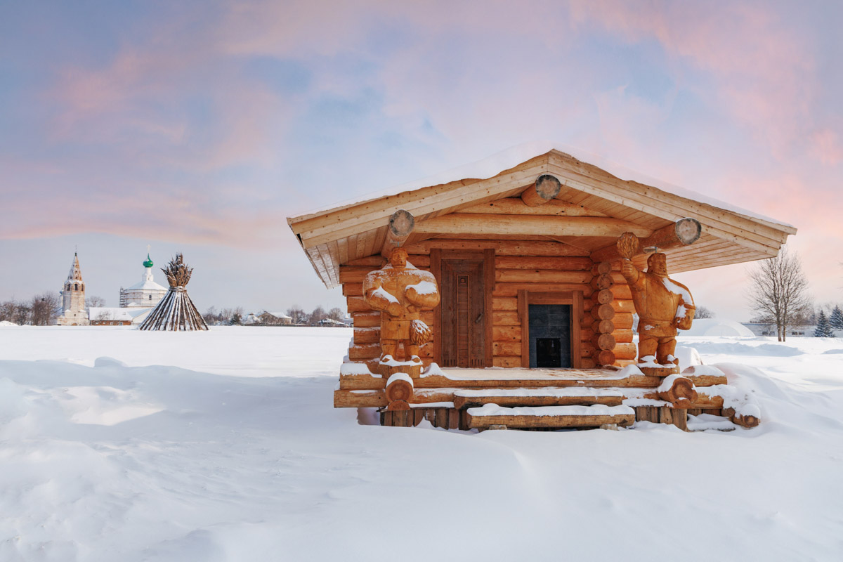 На территории ГТК «Суздаль» появилось уникальное пространство, где оживают вековые традиции парения. Свои двери готов распахнуть новый «Музей бань», включающий в себя пять атмосферных локаций. Каждая со своим нравом и жаром. Открытие точки притяжения пройдет в рамках банных выходных с 7 по 9 марта в «Суздаль Аква».
