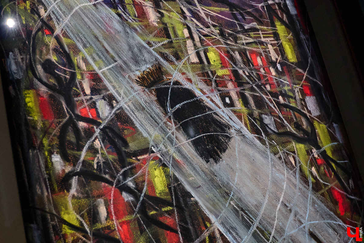 К 135-летию Михаила Булгакова в культурном пространстве «Галерея 4-6» открылась выставка, посвященная самому яркому произведению писателя. «Ключ-Медиа» прошел по выстроенным художниками смысловым лабиринтам и взглянул на роман «Мастер и Маргарита» другими глазами.