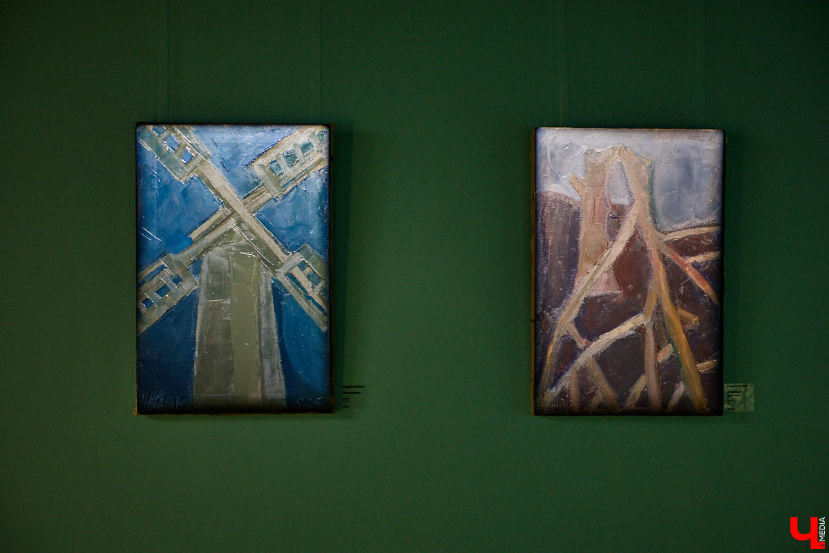 К 135-летию Михаила Булгакова в культурном пространстве «Галерея 4-6» открылась выставка, посвященная самому яркому произведению писателя. «Ключ-Медиа» прошел по выстроенным художниками смысловым лабиринтам и взглянул на роман «Мастер и Маргарита» другими глазами.