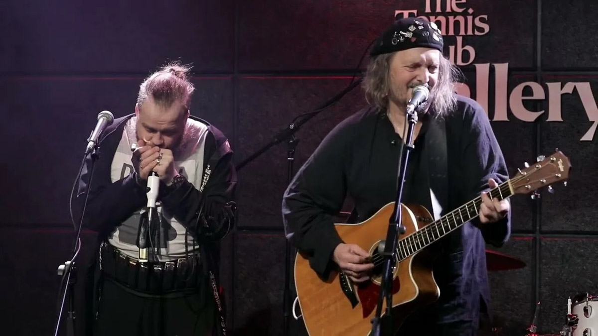 На этой неделе группа «Чиж & Co» разогреет публику проверенной временем энергией, дуэт Михаила Башакова и Бориса Плотникова подарит неожиданные музыкальные диалоги, а свежую волну привнесут музыканты инди-поп-квартета «Марсу нужны любовники» и камерный голос «современного менестреля» по прозвищу Лампабикт. Завершит неделю неподвластная времени лирика Игоря Николаева — подпевайте и наслаждайтесь!