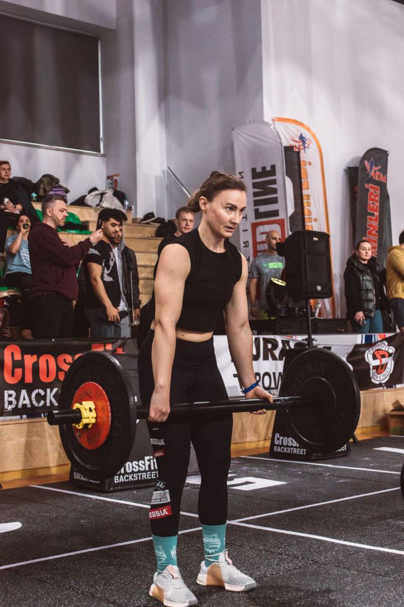 Бег, канат, бёрпи, поднятие тяжестей: соревнования по кроссфиту, бесспорно, одни из самых зрелищных. 7 и 8 февраля в Стамбуле прошел международный турнир Eurasia Throwdown, где среди десятков чемпионов силу и выносливость продемонстрировали три владимирские атлетки.