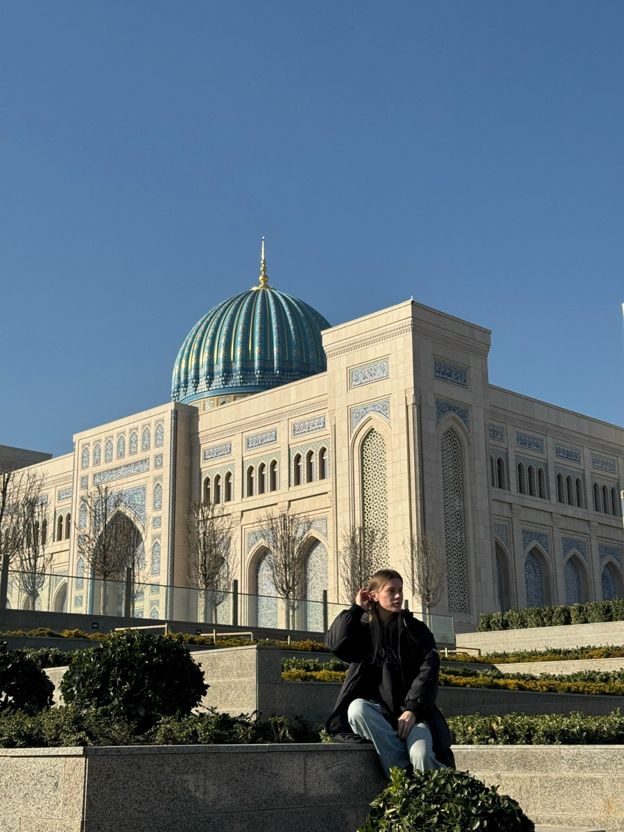 Три дня новогодних каникул Анастасия Никольская и ее молодой человек провели в Узбекистане. Пара летела за новыми впечатлениями, но одной из главных целей путешествия был концерт любимого артиста — Тилля Линдеманна. «Ключ-Медиа» узнал, как ребята провели уикенд в колоритном Ташкенте.
