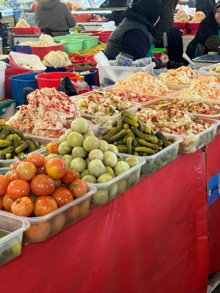 Три дня новогодних каникул Анастасия Никольская и ее молодой человек провели в Узбекистане. Пара летела за новыми впечатлениями, но одной из главных целей путешествия был концерт любимого артиста — Тилля Линдеманна. «Ключ-Медиа» узнал, как ребята провели уикенд в колоритном Ташкенте.