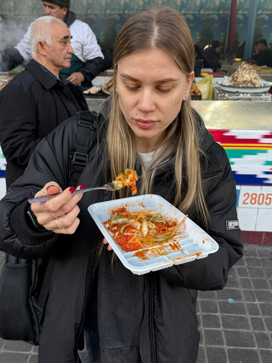 Три дня новогодних каникул Анастасия Никольская и ее молодой человек провели в Узбекистане. Пара летела за новыми впечатлениями, но одной из главных целей путешествия был концерт любимого артиста — Тилля Линдеманна. «Ключ-Медиа» узнал, как ребята провели уикенд в колоритном Ташкенте.