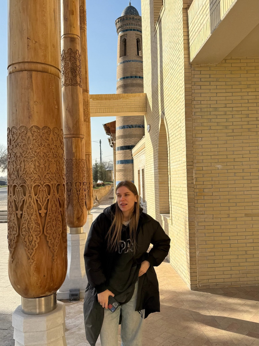 Три дня новогодних каникул Анастасия Никольская и ее молодой человек провели в Узбекистане. Пара летела за новыми впечатлениями, но одной из главных целей путешествия был концерт любимого артиста — Тилля Линдеманна. «Ключ-Медиа» узнал, как ребята провели уикенд в колоритном Ташкенте.