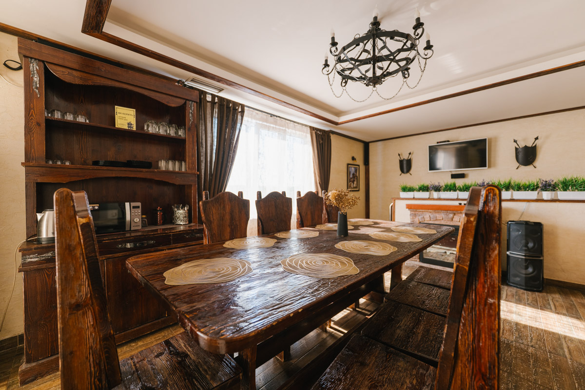 Вы задумывались, как отметить свой день рождения по-особенному? Устроить такой праздник, который точно останется в памяти на долгое время. Кафе и ресторанами никого не удивишь, да и порой там слишком дорого, шумно и тесно. Поэтому лучше рассмотреть новый, современный вариант. Организовать торжество в экопространстве на берегу водохранилища Содышка предлагает барбекю-парк «Зеленый мыс»!