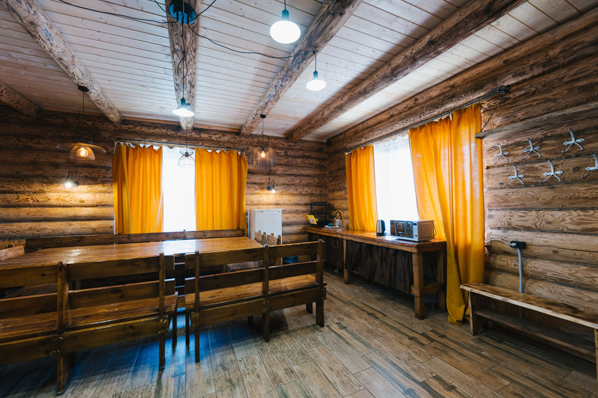 Вы задумывались, как отметить свой день рождения по-особенному? Устроить такой праздник, который точно останется в памяти на долгое время. Кафе и ресторанами никого не удивишь, да и порой там слишком дорого, шумно и тесно. Поэтому лучше рассмотреть новый, современный вариант. Организовать торжество в экопространстве на берегу водохранилища Содышка предлагает барбекю-парк «Зеленый мыс»!