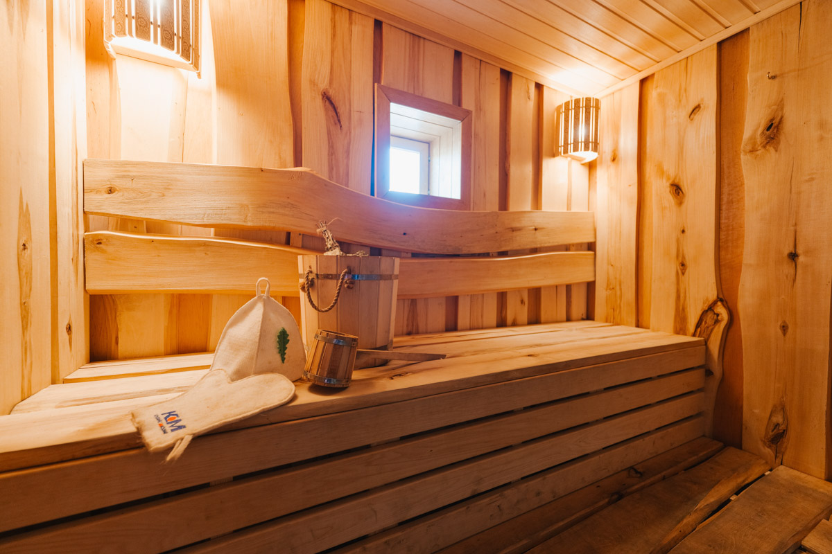 Вы задумывались, как отметить свой день рождения по-особенному? Устроить такой праздник, который точно останется в памяти на долгое время. Кафе и ресторанами никого не удивишь, да и порой там слишком дорого, шумно и тесно. Поэтому лучше рассмотреть новый, современный вариант. Организовать торжество в экопространстве на берегу водохранилища Содышка предлагает барбекю-парк «Зеленый мыс»!