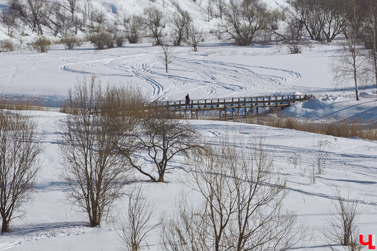 В T2 проанализировали статистику клиентской активности в городах Золотого кольца России за 2025 год. Владимир и Суздаль оказались лидерами по посещаемости, при этом вдвое чаще по туристическому маршруту начали ездить жители из отдаленных регионов страны — Камчатки, Магадана и Хакасии.