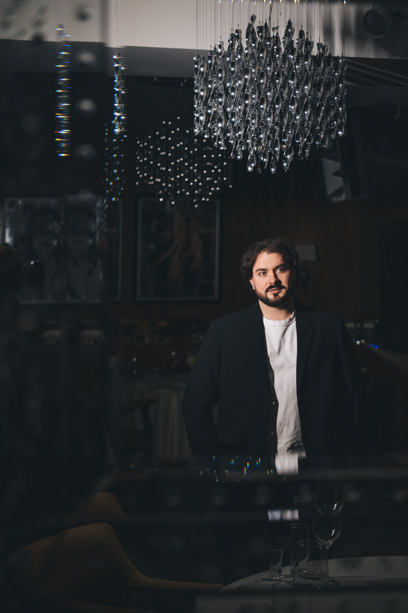 Как представители сильного пола бьются над тайной, о чем думают женщины, так и дамы не сошлись во мнении, какой он — настоящий мужчина. В попытке разобраться в этом вопросе «Ключ-Медиа» собрал воедино харизматичных джентльменов Владимира, а потом спросил героев и их половинок о качествах истинных мачо.