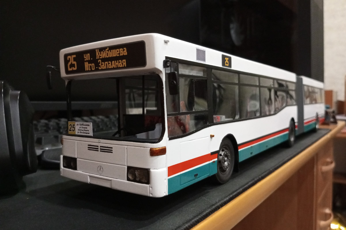 Житель Гусь-Хрустального создает реалистичные модели автобусов. На данный момент в его коллекции шесть машин, прототипы которых курсируют на самых разных маршрутах. Весь общественный транспорт выполнен в соотношении 1:24 и точно копирует существующие машины.