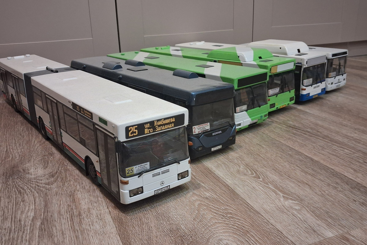 Житель Гусь-Хрустального создает реалистичные модели автобусов. На данный момент в его коллекции шесть машин, прототипы которых курсируют на самых разных маршрутах. Весь общественный транспорт выполнен в соотношении 1:24 и точно копирует существующие машины.