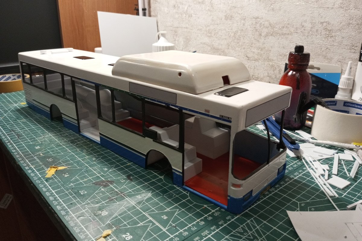 Житель Гусь-Хрустального создает реалистичные модели автобусов. На данный момент в его коллекции шесть машин, прототипы которых курсируют на самых разных маршрутах. Весь общественный транспорт выполнен в соотношении 1:24 и точно копирует существующие машины.