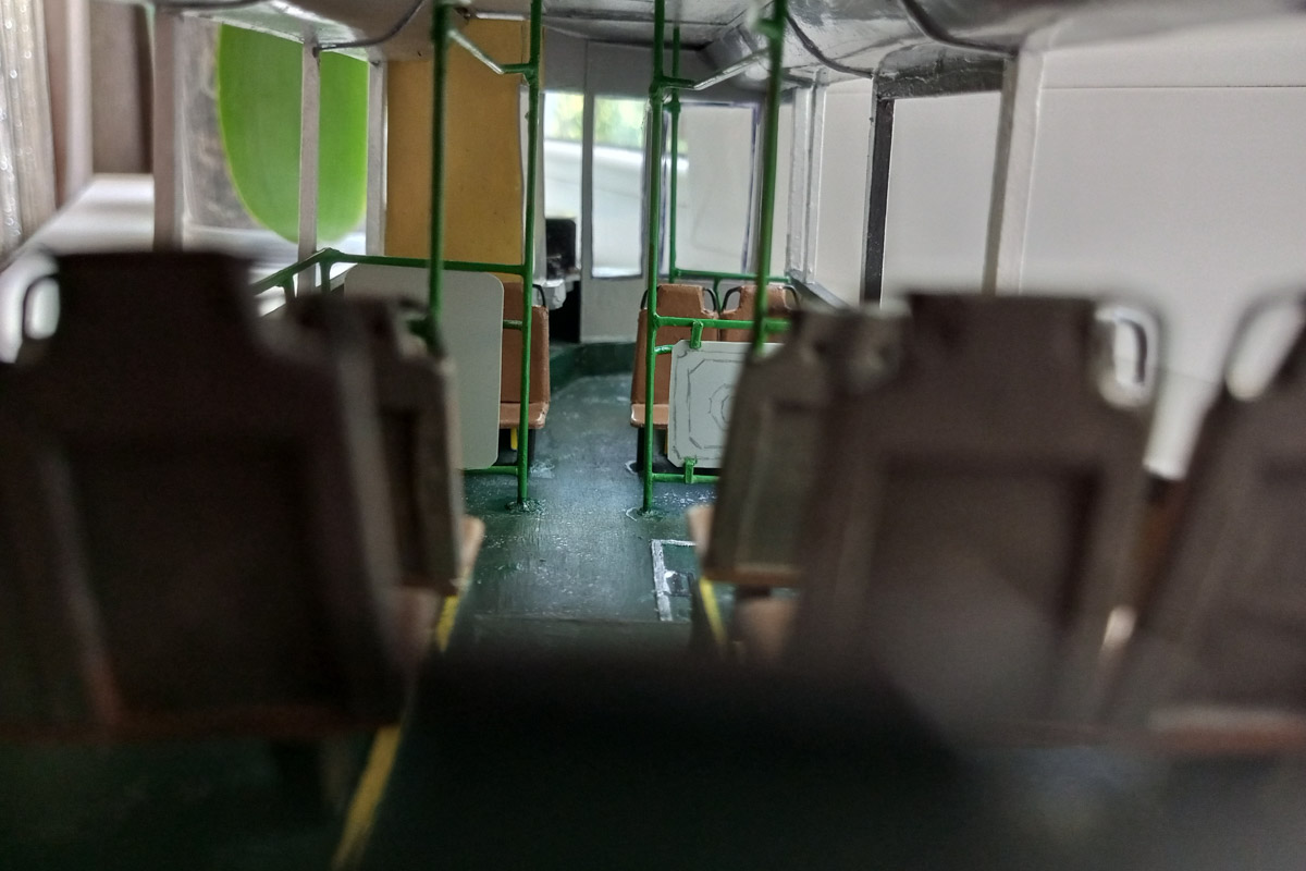 Житель Гусь-Хрустального создает реалистичные модели автобусов. На данный момент в его коллекции шесть машин, прототипы которых курсируют на самых разных маршрутах. Весь общественный транспорт выполнен в соотношении 1:24 и точно копирует существующие машины.