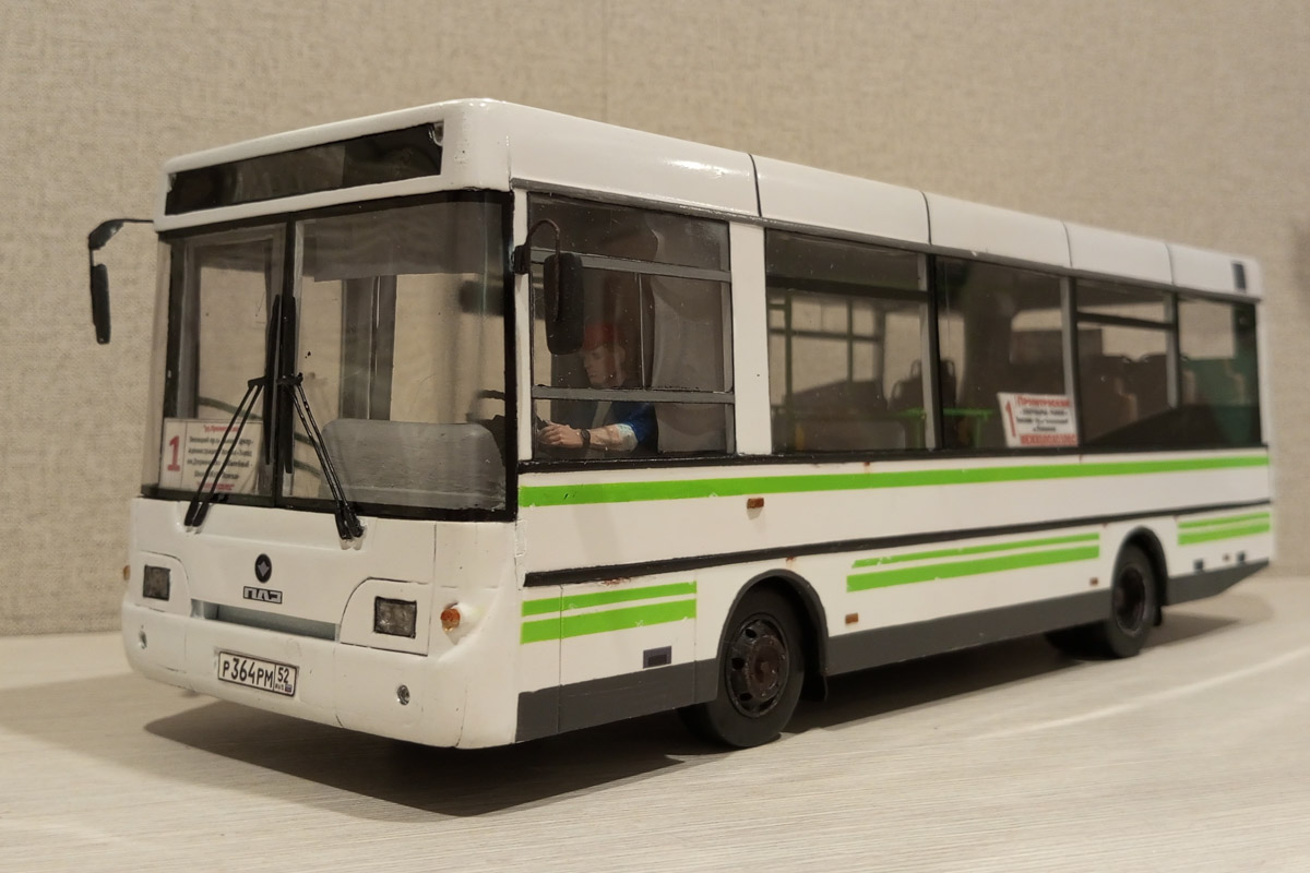 Житель Гусь-Хрустального создает реалистичные модели автобусов. На данный момент в его коллекции шесть машин, прототипы которых курсируют на самых разных маршрутах. Весь общественный транспорт выполнен в соотношении 1:24 и точно копирует существующие машины.