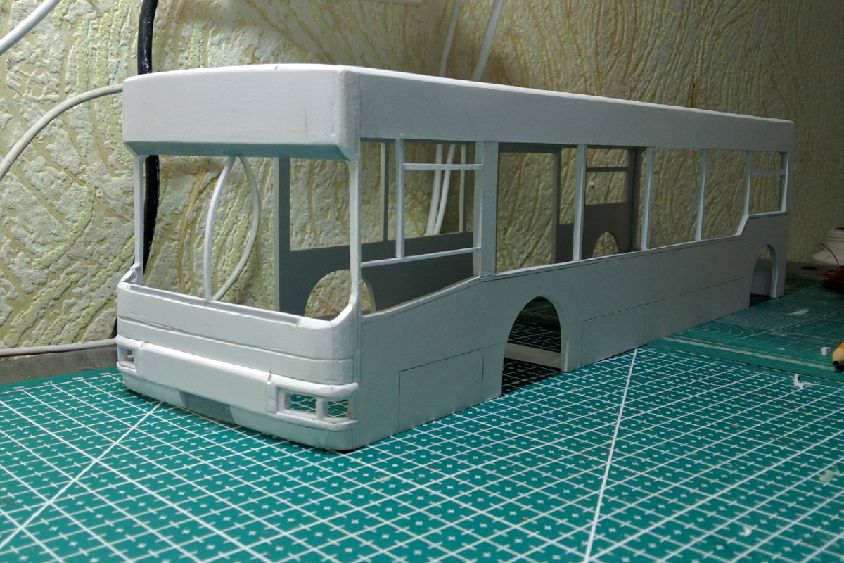 Житель Гусь-Хрустального создает реалистичные модели автобусов. На данный момент в его коллекции шесть машин, прототипы которых курсируют на самых разных маршрутах. Весь общественный транспорт выполнен в соотношении 1:24 и точно копирует существующие машины.