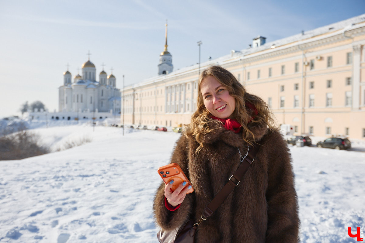 Те, кому не удалось застать прошлое областной столицы, могут заглянуть в него с помощью винтажных открыток. Так сделала фотограф-любитель Ирина Колесникова. Она взяла у мамы стопку карточек с запечатленными в 80-х городскими объектами и сравнила изображения с их современным видом.