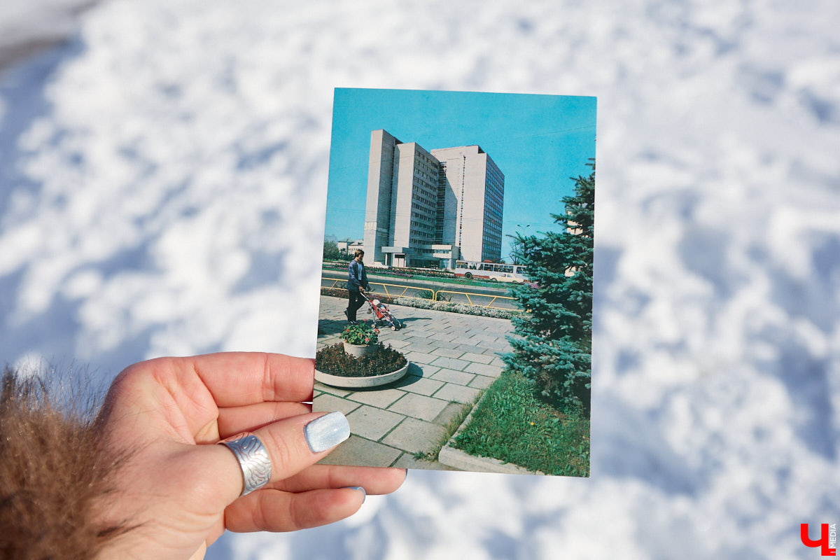 Те, кому не удалось застать прошлое областной столицы, могут заглянуть в него с помощью винтажных открыток. Так сделала фотограф-любитель Ирина Колесникова. Она взяла у мамы стопку карточек с запечатленными в 80-х городскими объектами и сравнила изображения с их современным видом.