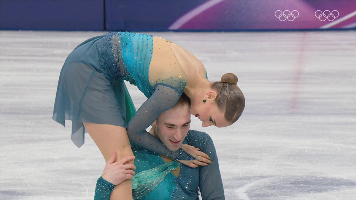 Любители фигурного катания ликуют: 20-летняя Анастасия Метелкина родом из Владимира заняла второе место на зимних Играх в Италии. Правда, триумфальное восхождение на пьедестал спортсменка совершила под грузинским флагом, однако подобные формальности не омрачили радости преданных фанатов. Рассказываем подробнее о выступлении нашей соотечественницы на Олимпиаде, а также об успехе других спортсменов 33-го региона.