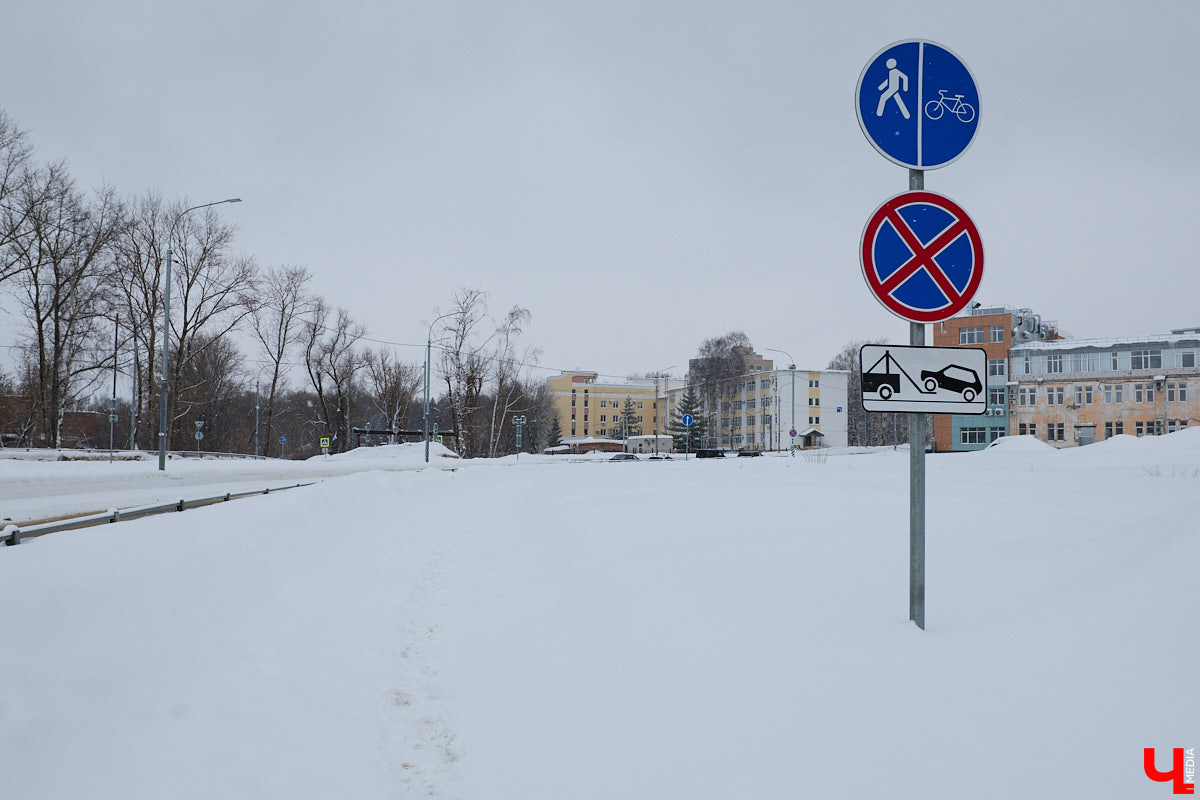 Каждый выход из дома — очередной марш-бросок. Зима в этом году бросила владимирцам вызов, с которым они оказались не в силах справиться. Город попал в снежный плен, и спасением из него, судя по всему, станет лишь весна.