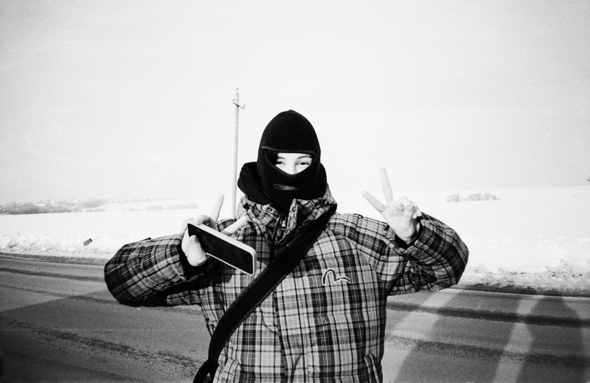 Бескрайние зимние просторы Суздальской земли стали съемочной площадкой для команды нового фильма «Отрок». Ее усилиями на свет появилась камерная притча с известным владимирским фотографом в главной роли. О чем же дебютная короткометражка местного режиссера, узнал «Ключ-Медиа».