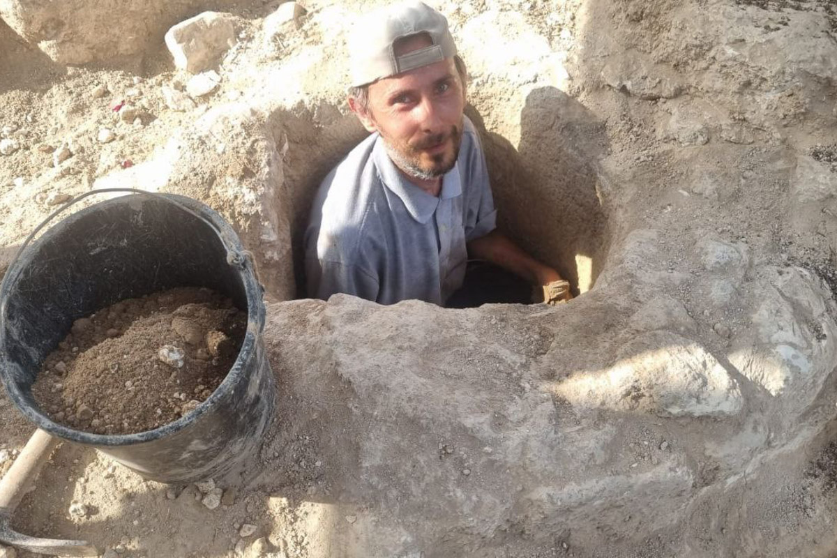 Десять лет назад выпускник владимирского филфака, а ныне серьезный ученый Владимир Пискарев вместе с семьей отправился навстречу ближневосточной авантюре. Сегодня он заведует лабораторией в Хайфском университете, мастерски определяет эпохи по осколкам керамики и находит подземные ходы, в которые никто не заглядывал 1500 лет! Об этой удивительной работе, а также о том, почему израильские дети «дают прикурить» учителям и как выжить в плюс 40, — в нашем интервью.