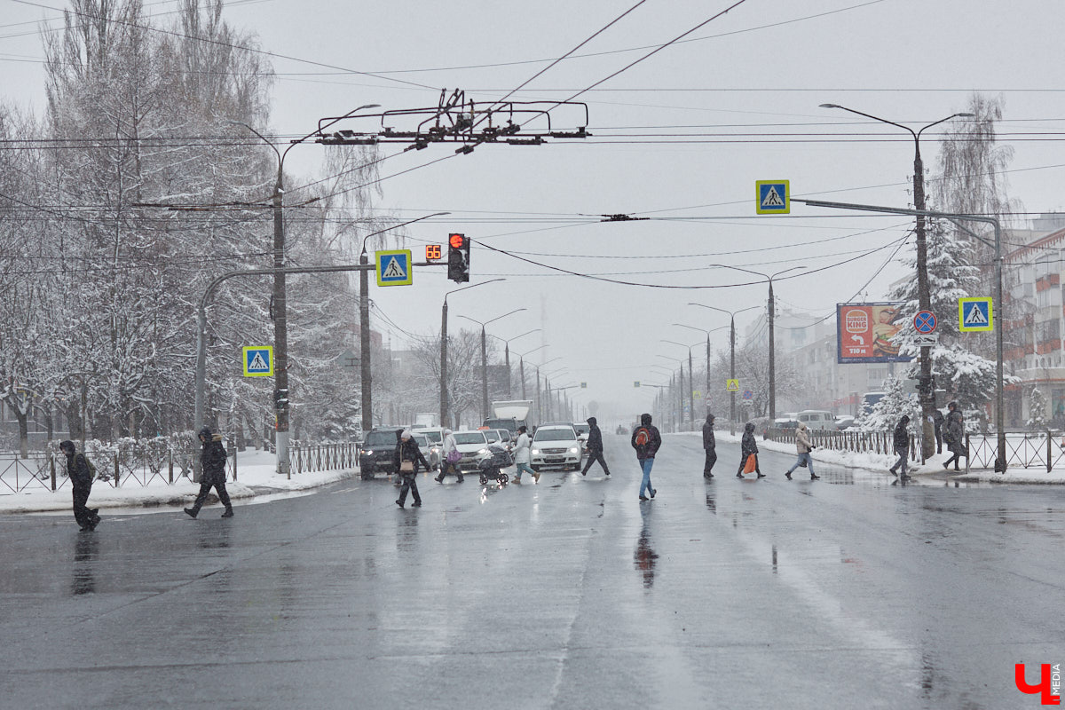 Хотя последние пару месяцев Владимир находился в снежном плену, ценители по-настоящему зимних пейзажей нисколько не пожалели о количестве осадков и студеных деньков в 2026-м. Весна на удивление пришла точно в срок, но надолго ли хватит у нее запала? На этот вопрос попытались ответить синоптики.