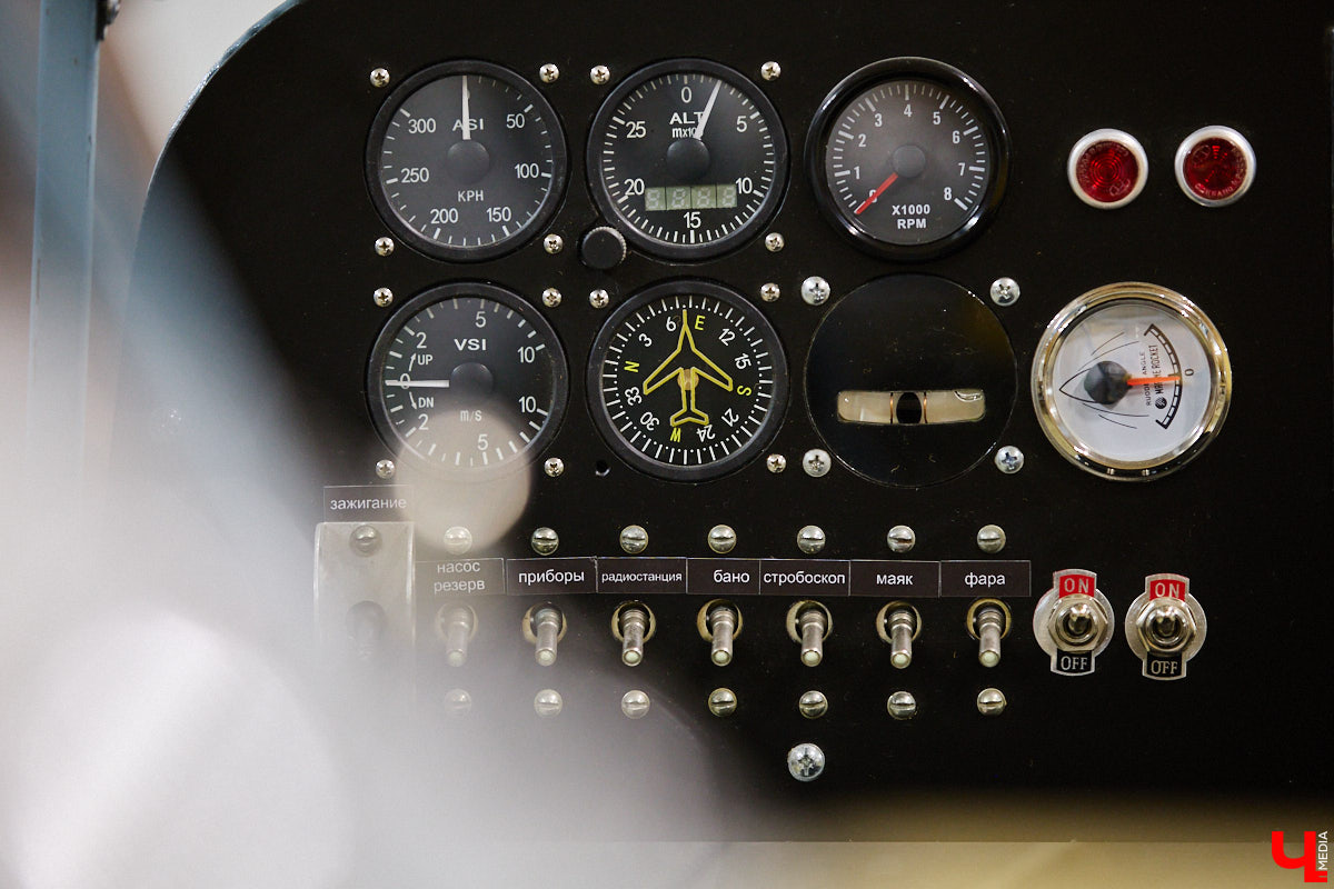 Не все знают, но на территории Владимирской области собирают настоящие самолеты. Производство летательных аппаратов единичного типа расположено в ангаре на территории частного аэродрома общей авиации Павловское. Там трудится небольшая команда любителей неба. «Ключ-Медиа» заглянул к ним в гости.